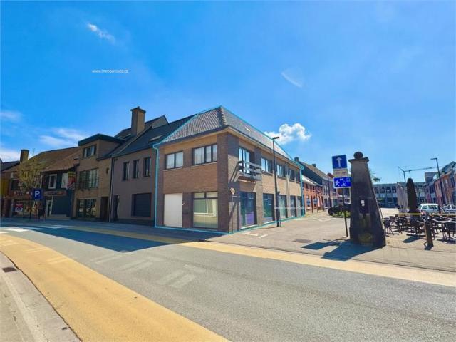Ruime woning met handelsmogelijkheid in centrum Assenede
