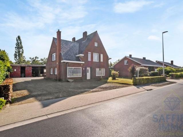 Ruime woning met loods op een perceel van 2200m²