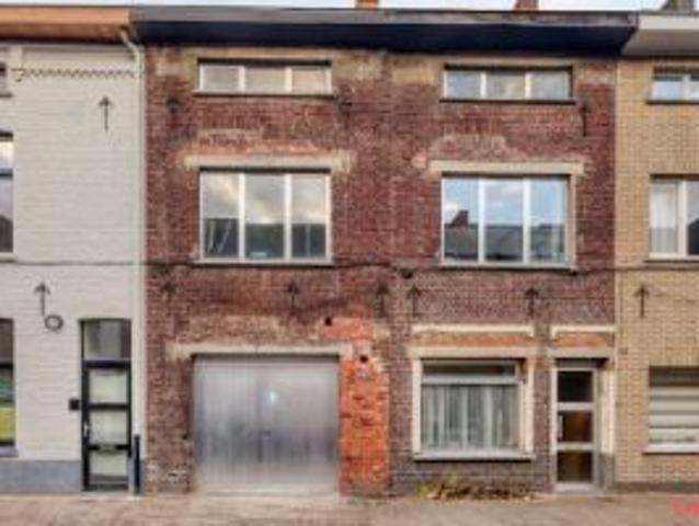 Ruime woning met potentieel
