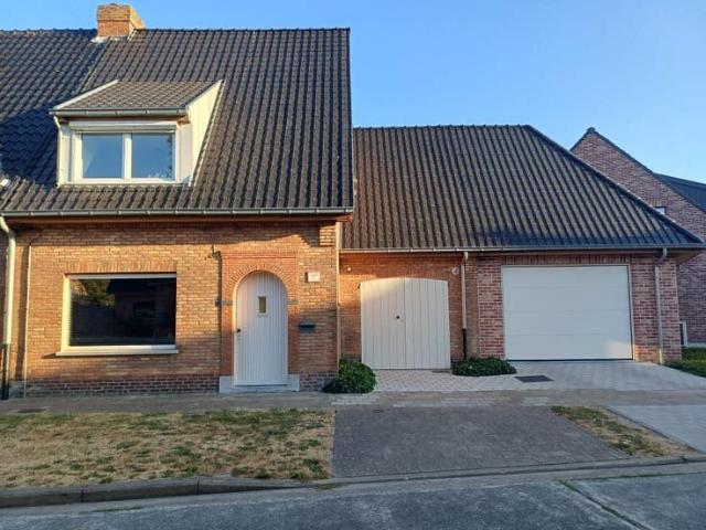 Ruime woning met tuin en garage in Brugge