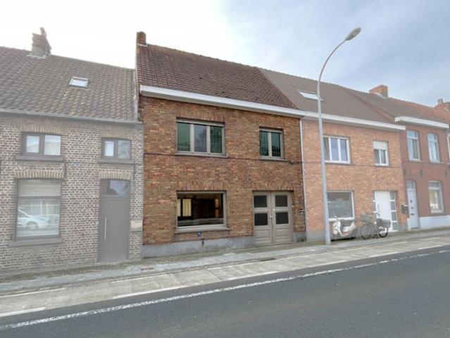 Ruime woning met veel renovatiepotentieel