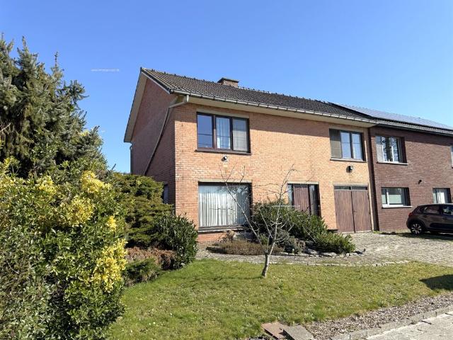 Ruime woning met zonnige tuin op TOPLIGGING!