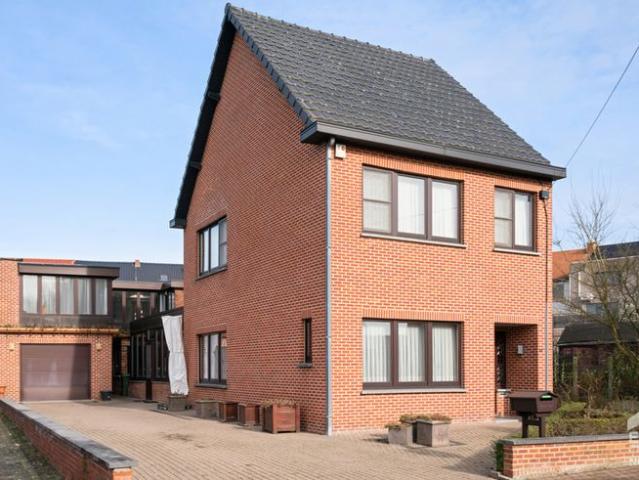 Ruime woning met 3 slaapkamers en hobbyruimte in Hasselt