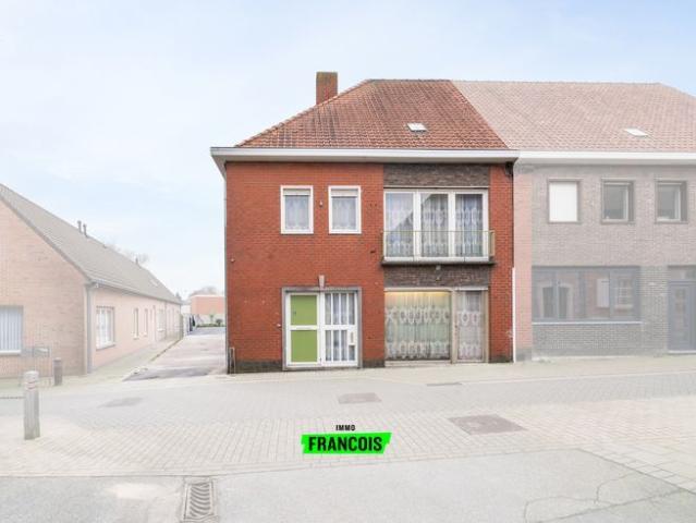 Ruime woning met 4 slaapkamers te koop in rustige locatie t…