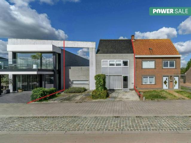 Ruime woning met 3 slaapkamers te Reninge