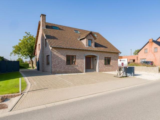Ruime woning met 4 slaapkamers