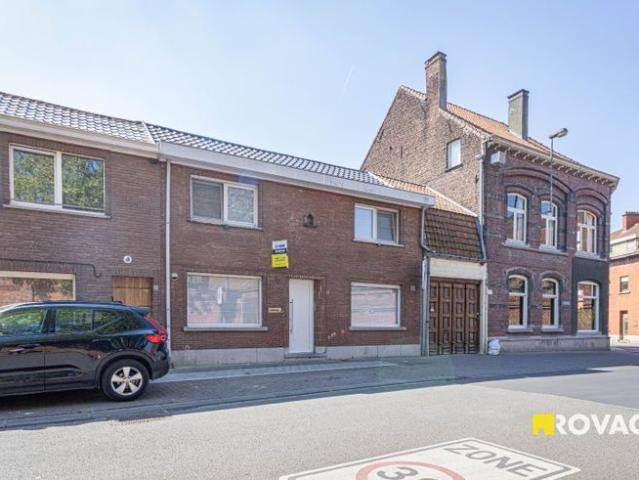 Ruime woning met 4 slaapkamers en dakterras in centrum Roes