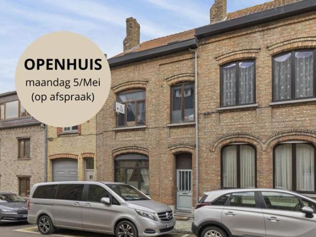Ruime woning met 5 slaapkamers en veel potentieel in hartje