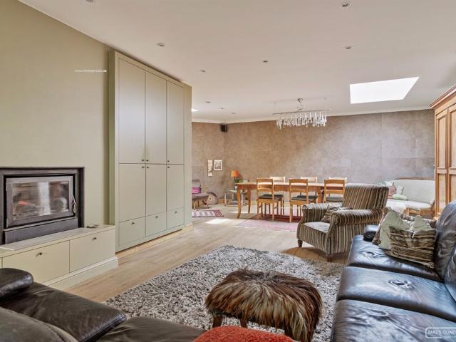 Ruime woning te koop te Beveren leie met 5 slaapkamers