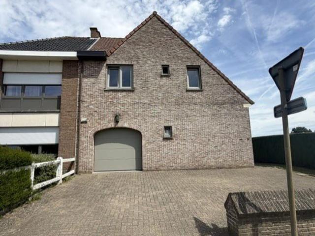 Ruime woning te huur in Lennik