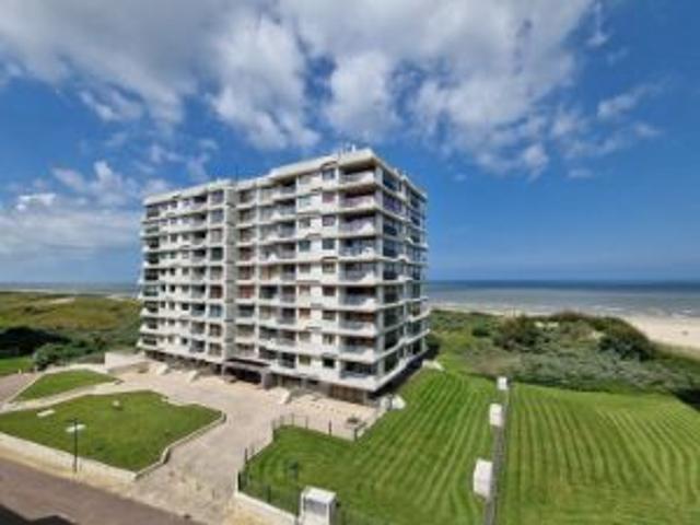 RUIME ZONNIGE STUDIO 45m2 MET AFGESLOTEN SLAAPHOEK VLAKBI