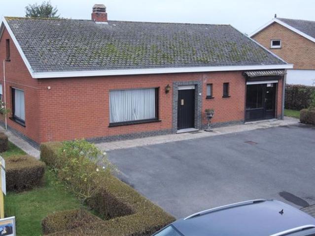 Ruime alleenstaande woning te Koekelare