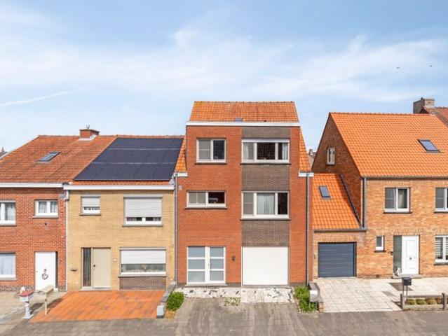 Ruime bel étage op toplocatie in Assebroek!