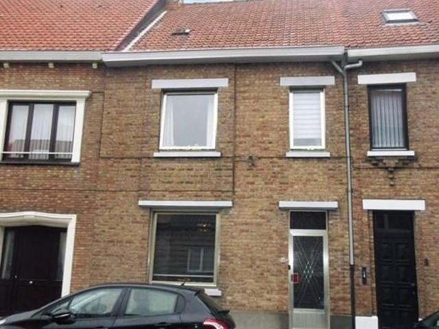 Ruime eengezinswoning met 3 slaapkamers in rustige buurt te