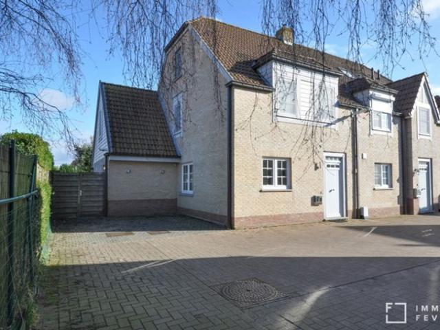 Ruime en instapklare 3 gevel woning te koop in Westkapelle