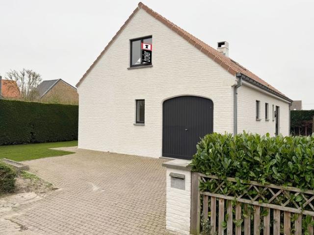 Ruime en lichtrijke villa met 3 slpk,2 badkamers