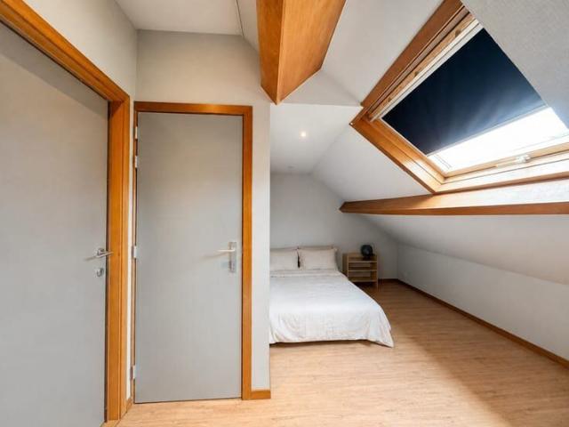 Ruime gemeubelde studentenstudio op toplocatie te huur in Ge