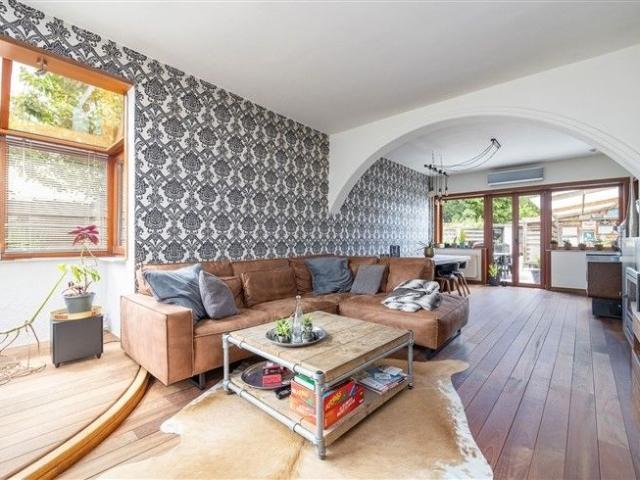 Ruime ger. woning, 5 slaapkamers met ruim aparte stockage/we