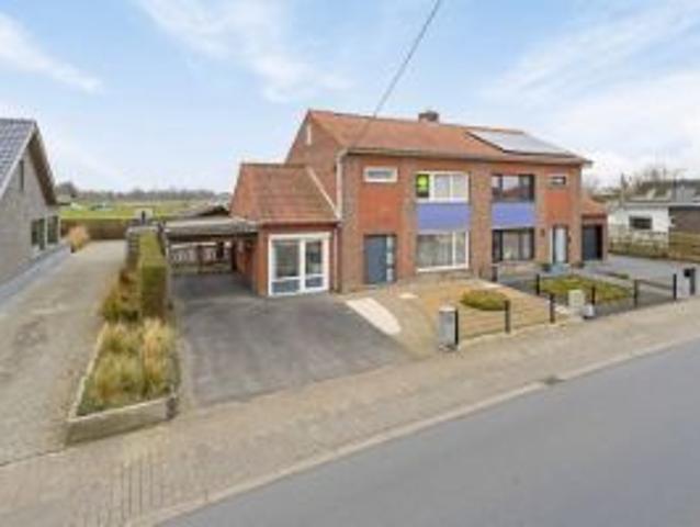 Ruime gezinswoning in een rustige straat in Ruddervoorde
