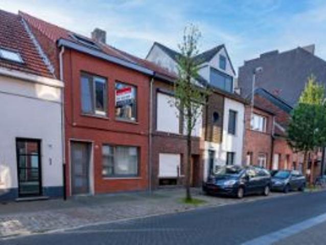 Ruime gezinswoning met 3 slpk in 't centrum