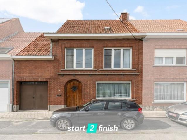 Ruime gezinswoning te Emelgem!