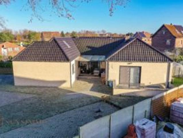 Ruime half open bebouwing met 3 slaapkamers in Maasmechelen