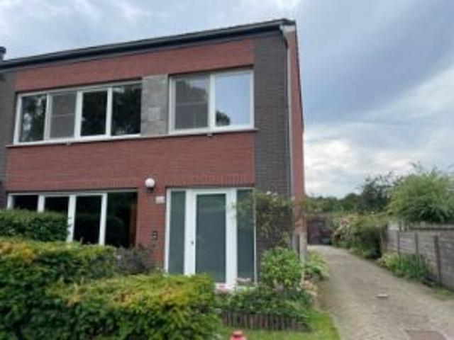 Ruime halfopen gezinswoning