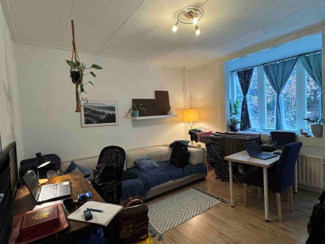 Ruime kamer in het Spijkerkwartier