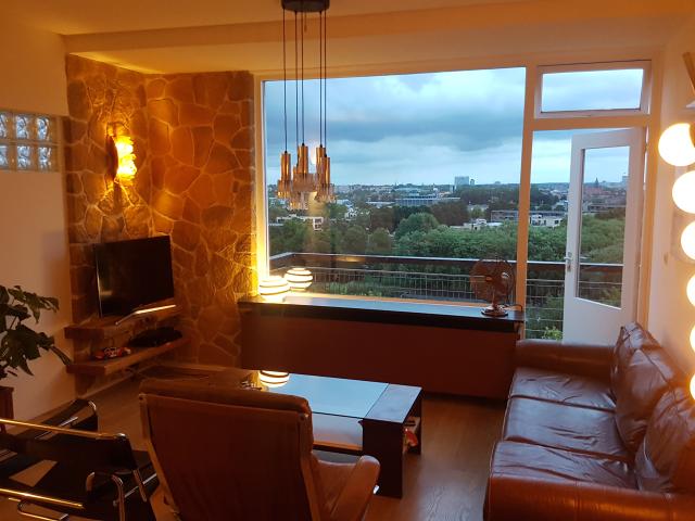 Ruime kamer in licht appartement van 95 m2