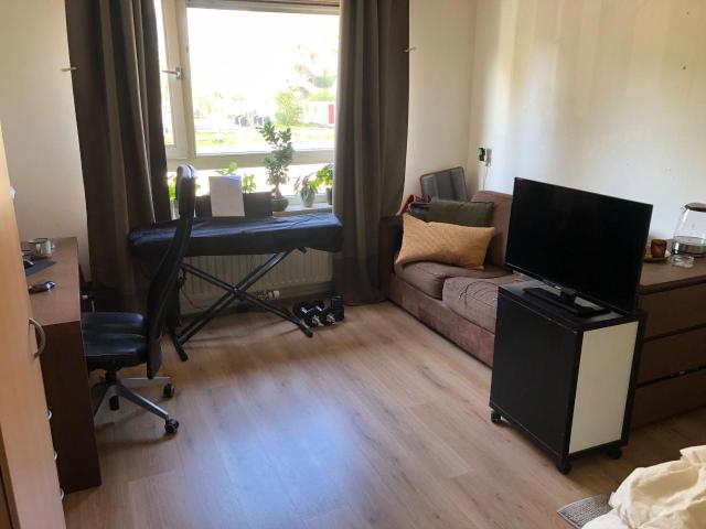 Ruime kamer in Lunetten
