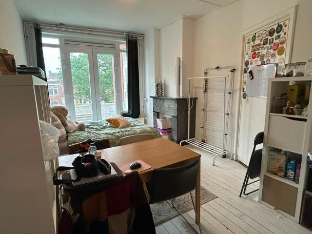 Ruime kamer met nieuwe Parkweg
