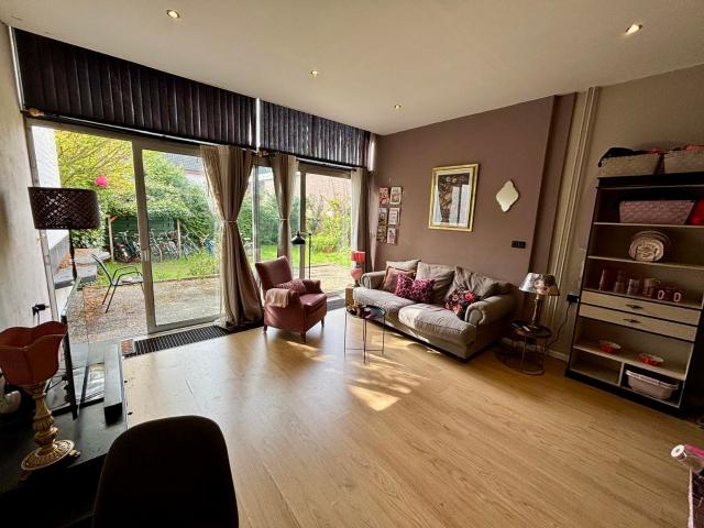 Ruime kamer studio gevoel te huur op Velperweg