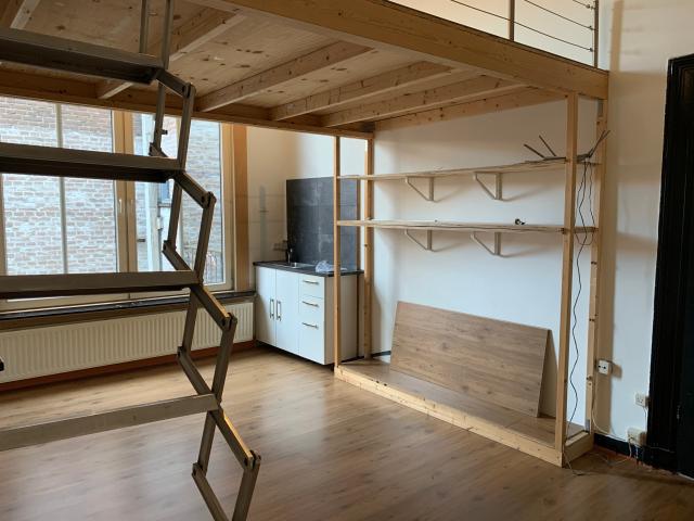 Ruime, lichte kamer 20m2 met vide 6m2