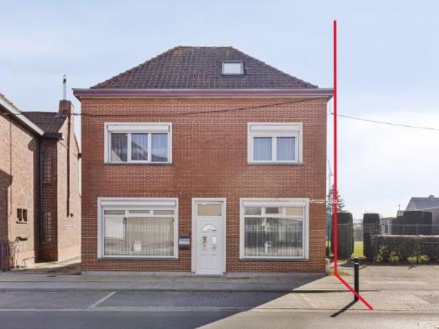 RUIME, LICHTRIJKE ALLEENSTAANDE WONING MET VEEL POTENTIEEL