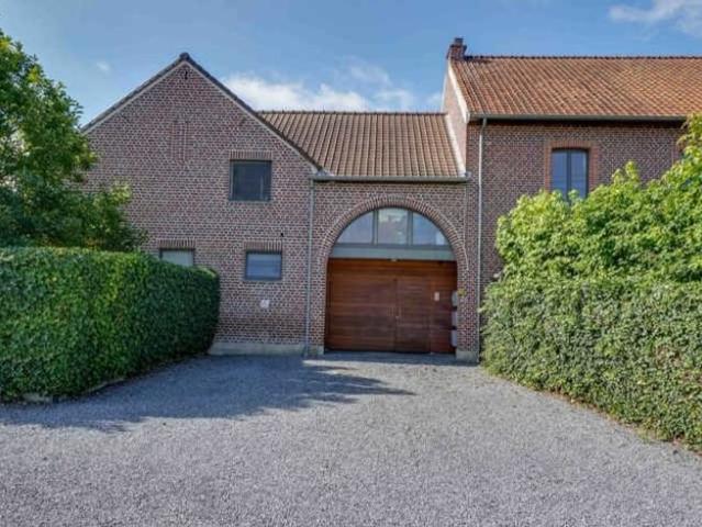 Ruime moderne loft met 3 slaapkamers te Bilzen