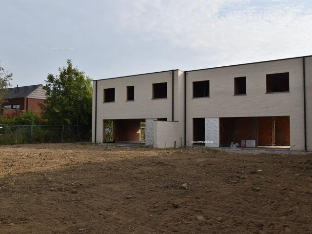 Ruime nieuwbouwwoningen op aangename percelen in Vinkt