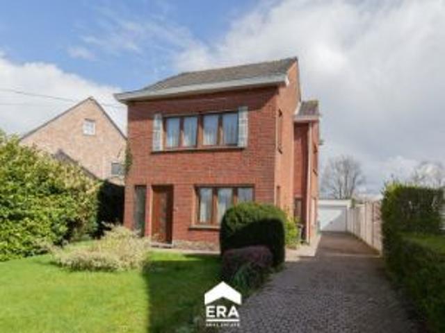 Ruime open bebouwing met tuin en garage op 540m²