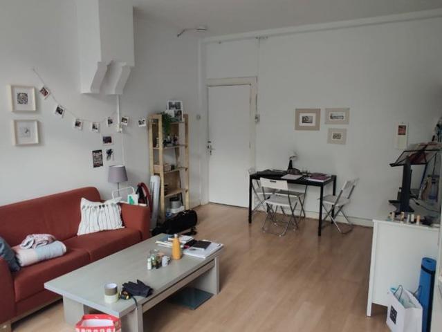 RUIME SEMI STUDIO MET EIGEN KEUKEN EN APARTE SLAAPKAMER IN ASSENDORP