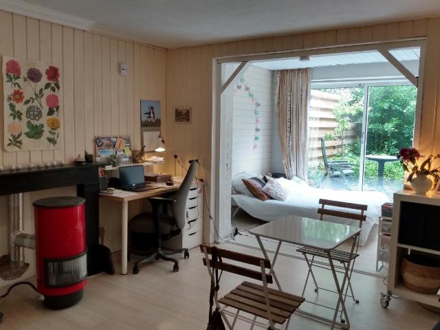 Ruime souterrainkamer nabij centrum