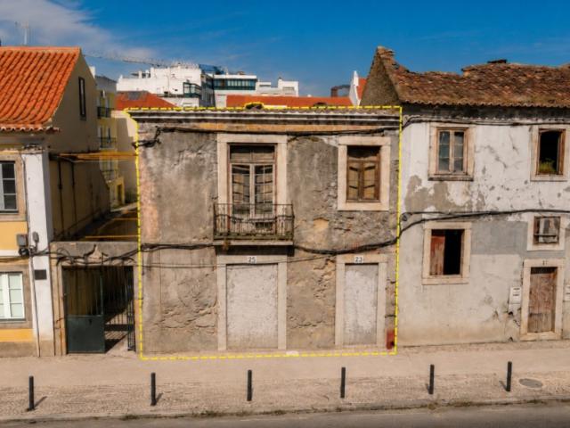 Ruína com elevado potencial de reabilitação no centro histórico de Setúbal