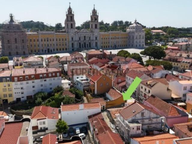 Ruína com projeto em aprovação no centro histórico de Mafra