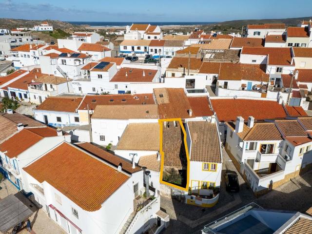 Ruina Com Projeto Submetido Para Moradia T2, Carrapateira 57m² Aljezur