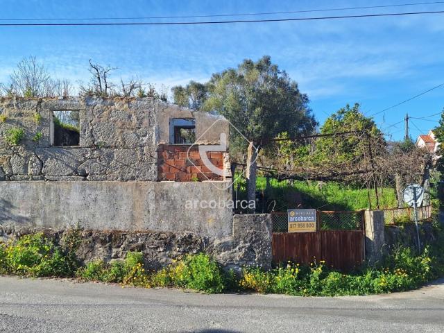 Ruina, com projecto Moradia T3 suites aprovado. Gemieira Ponte de Lima