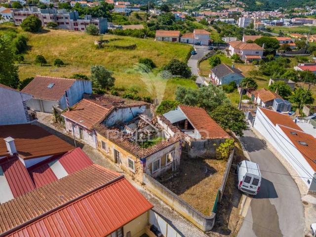 Ruina com terreno na Bemposta, Alcobaça para comprar