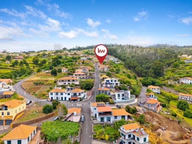 Ruína de Pedra com Terreno de 2.650 m2, Vista Mar no Estreito da Calheta, Calheta, Ilha da Madeira
