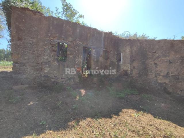 Ruína em terreno com 2040m² Igreja Nova do Sobral, Ferreira do Zêzere