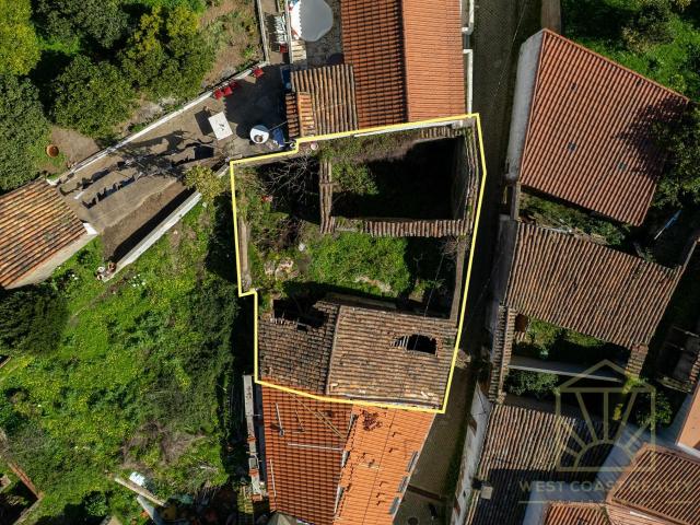 Ruína em Aldeia com Potencial para Pátio Interior, Marmelete, a 15 Minutos de Aljezur