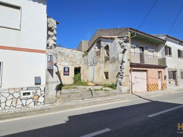 Ruina em Roliça | 26083918689