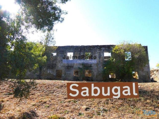 Ruína, ex casa, 161m2, para restauro, Sabugal, Cró. Portugal, Guarda, Sabugal. | 26084062440