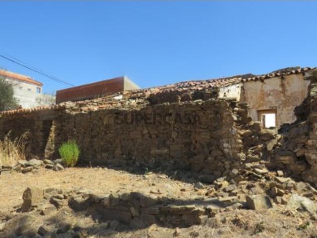 Ruína na Serra Algarvia em Tavira, Algarve